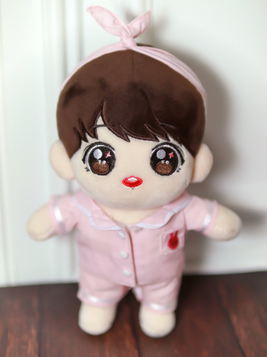 starkookchim's tweet photo. 🌟최종샘플제작이 완료되었습니다. 별찌니와 별쭈니는 1차샘플과 큰 차이없이 제작되었습니다😊 별꾹이와 별침이의 의상은 원단수급문제로 좀더 옅은색상, 얇은 원단으로 변경되었습니다. 해외GO수량이 모두 확인되는대로 발주예정입니다. 궁금하신 점은 메일로 문의 부탁드리겠습니다. https://t.co/yJiROmJEki