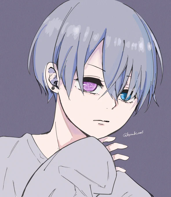 萌え袖の季節ですね 