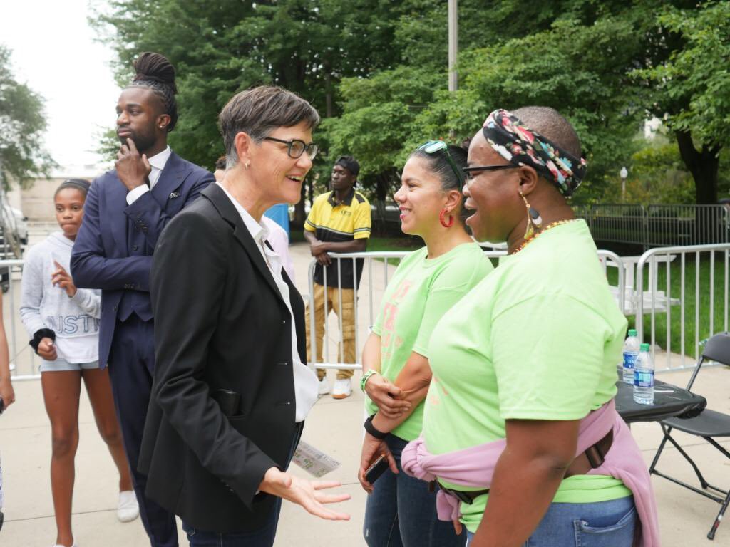ChiFLAE's tweet photo. Had a great time celebrating Chicago’s creative youth at the second annual #YASfest in Millennium Park — presented by @ChicagoDCASE and @Allstate. If you loved YAS! Fest, you won’t want to miss the @YOUmediaChicago 10th Anniversary Block Party next Saturday 9/28, 1-7 PM. https://t.co/o2xB4rQZms