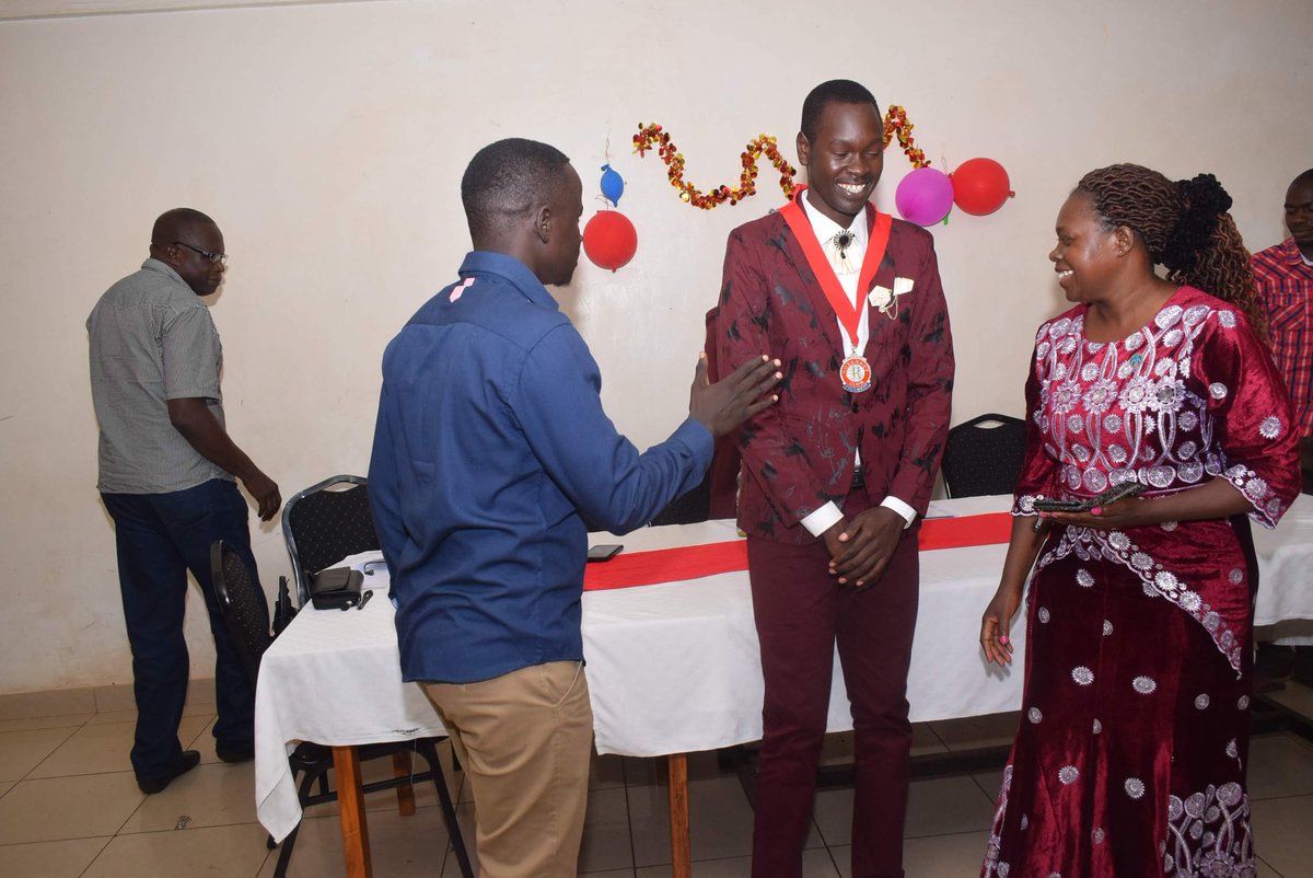RC_KakCentral's tweet photo. Congratulations our county-mate club, RAC MMUST for a successful installation yesterday, starting off with the ceremonial tree planting🛤🏞.  
#gogreen
#rotaract254 https://t.co/bZR7SqxZoN