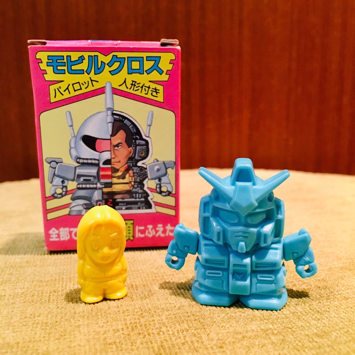 さて、スーフェスの戦利品です。OSSZSHOPさんで購入した森永SDガンダム