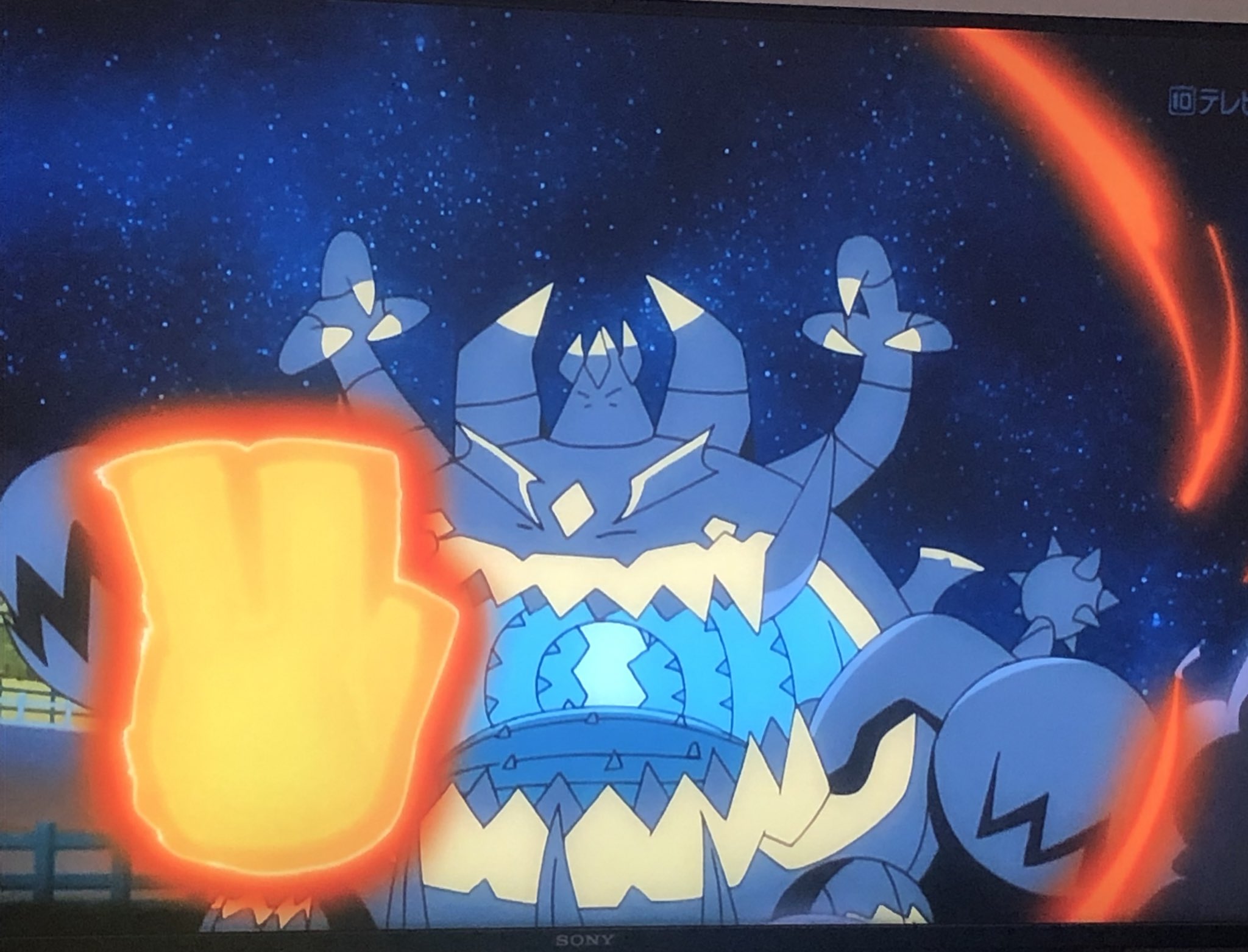 じん というかアクジキング顔がちょくちょくかわいいところがあって少し笑ってしまった サトシとロイヤルマスクに現れた場面を取ろうとしたら溺れているようにも見える 笑 T Co S29ob6inmb Twitter