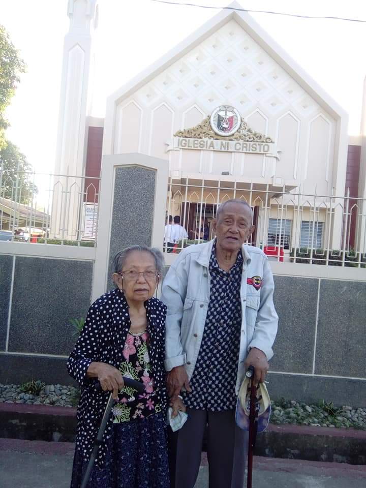 EleazarJade's tweet photo. Maraming salamat po Lolo ikaw po ang naging kasangkapan ng Ama para kami ay mapabilang sa tunay na paglilingkod sa Kanya. 💖🇮🇹 We Love you po! Hanggang sa muli pong pagkikita 💔😭😢 https://t.co/zrzjbnPpUG