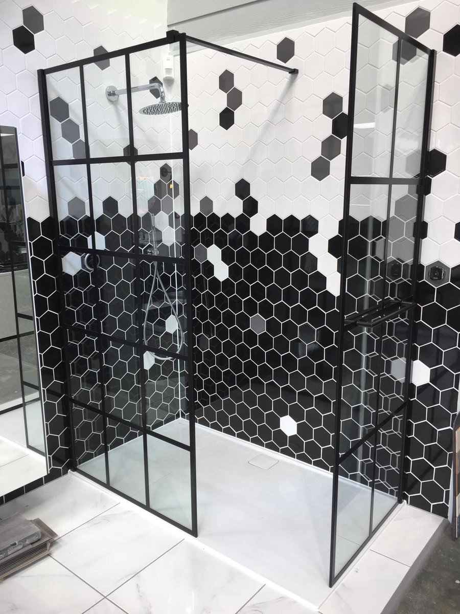 AqualisaShowers's tweet image. Check out this ultra-modern design in the Rayleigh branch of @connectplumb featuring the Q! 😍
#Aqualisa #AqualisaShowers #ShowroomShowOff #BathroomInspo #InTheQ