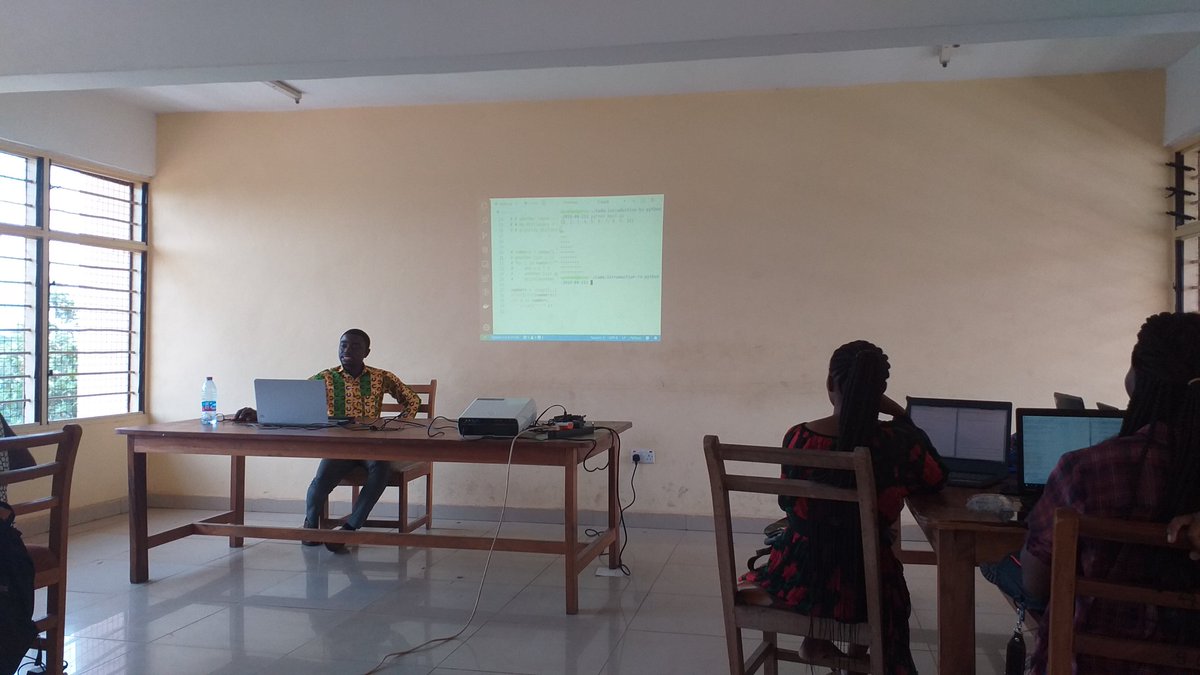 PyLadies_Kumasi's tweet image. Today we're learning about loops. We are learning how to use the range function to print a range of numbers or items. #BuildProjectsIn5Weeks #PyLadies #womenwhocodeinpython #PyLadieskumasi