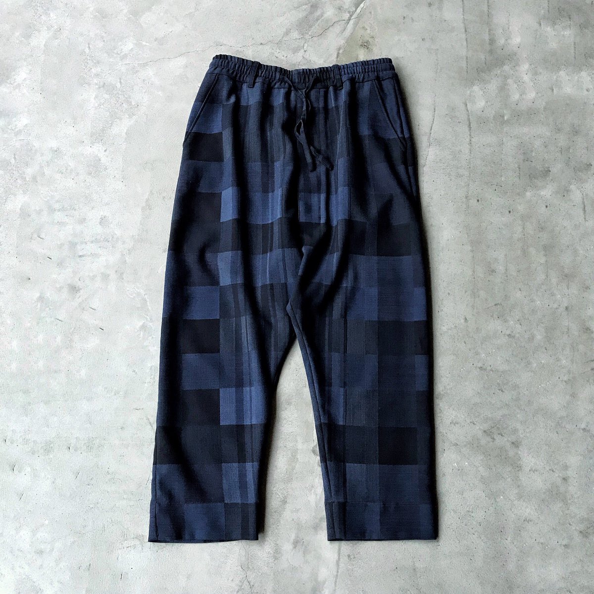 used_orikata's tweet photo. 【24000人突破記念プレゼント企画】

・ Comme des garcons homme plus
     Wool design jacket

・Vivienne westwood man
    Blue check sarouel pants

当選人数
各アイテム1名様

参加条件
このツイートをRT &amp; 折形をフォロー

期間 9月末〆

たくさんのご応募お待ちしております。 https://t.co/bGMIKvAGLV