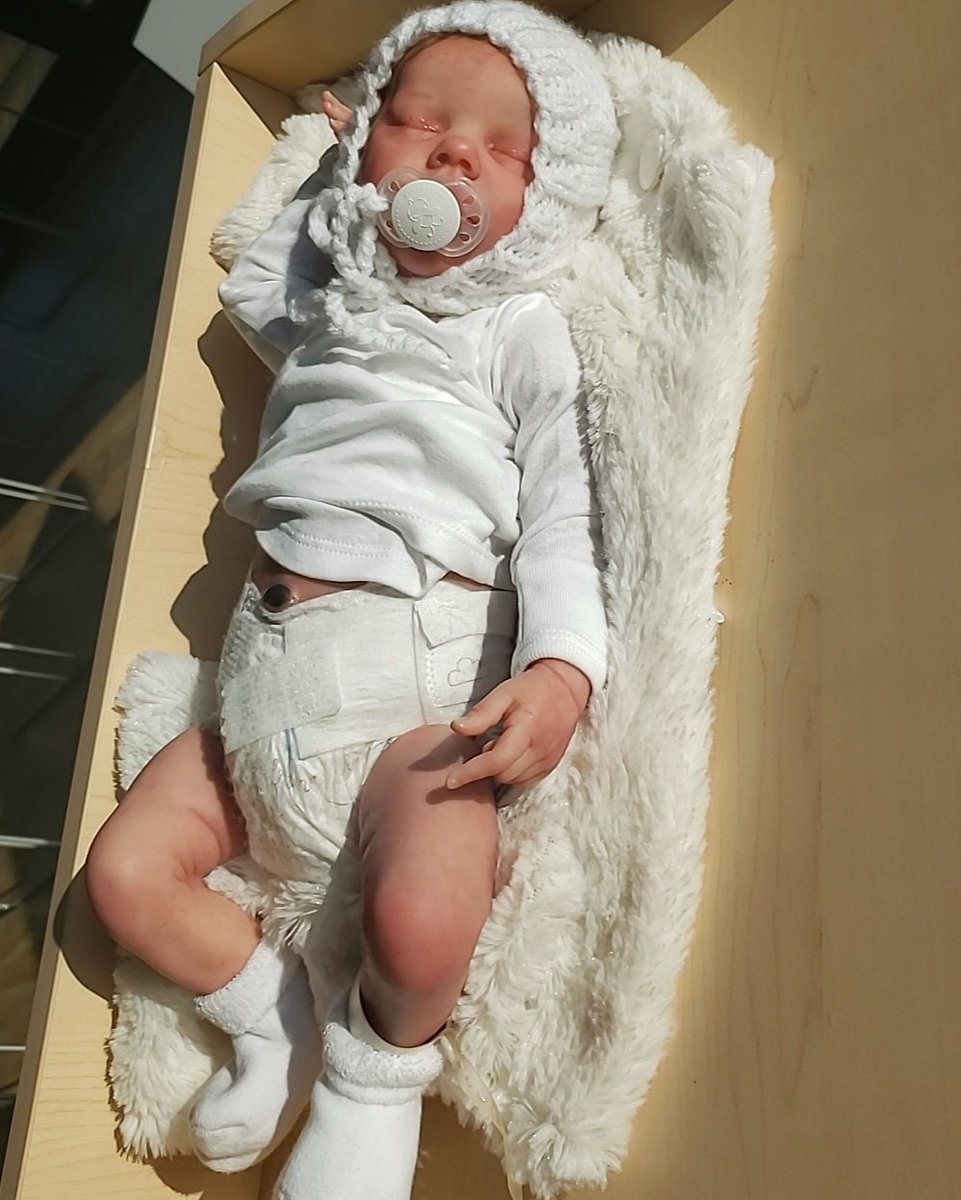 ArialFor's tweet image. #dementia #Alzheimers #dolltherapy