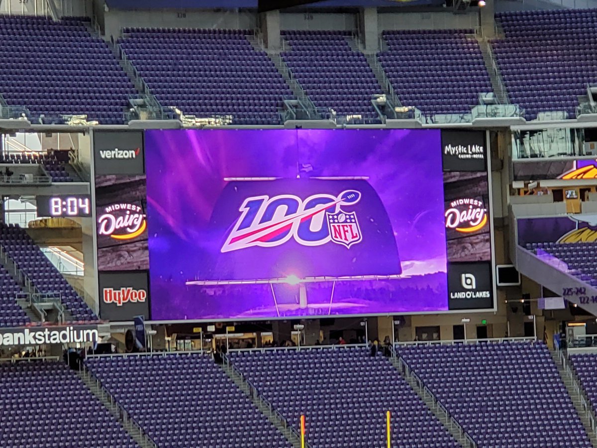 saldate_sergio's tweet image. It’s game day can I get a #skol #yeee