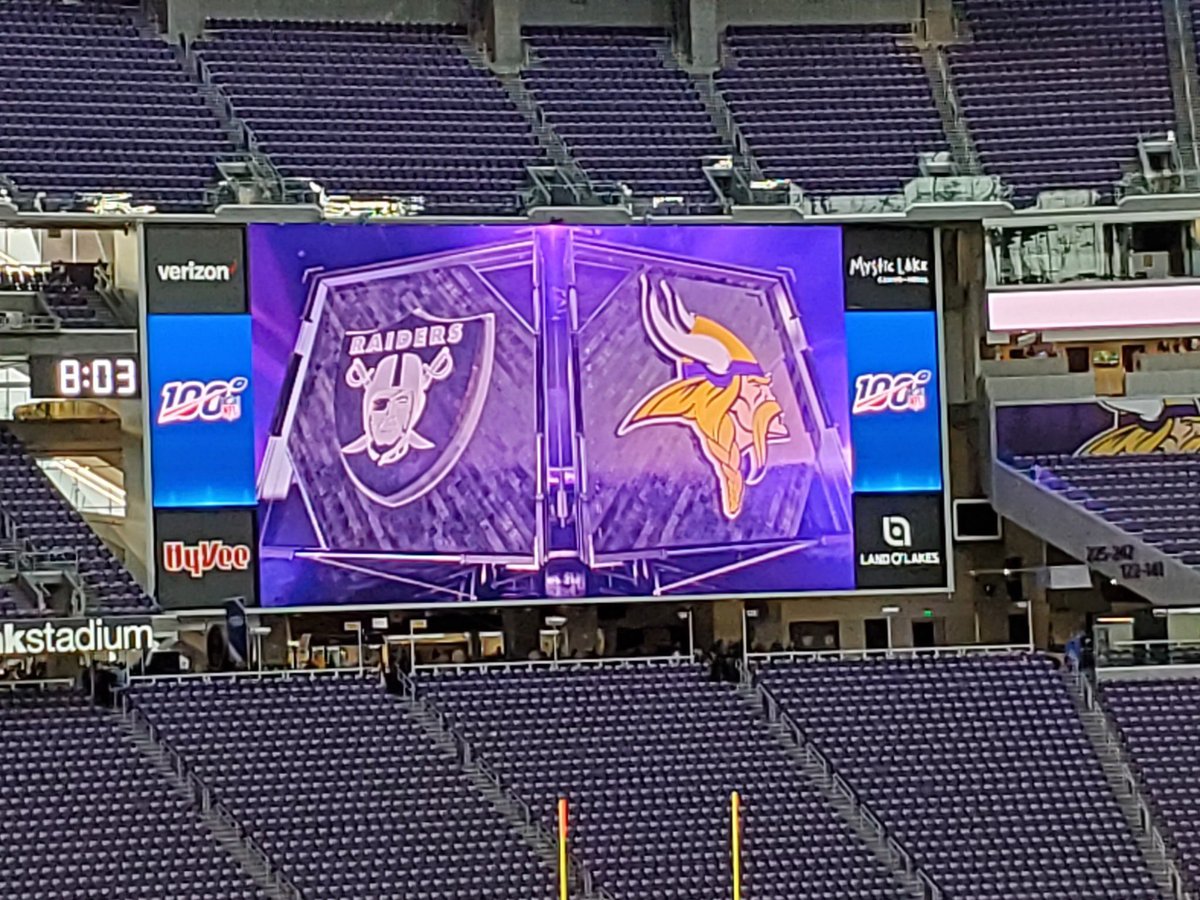 saldate_sergio's tweet image. It’s game day can I get a #skol #yeee
