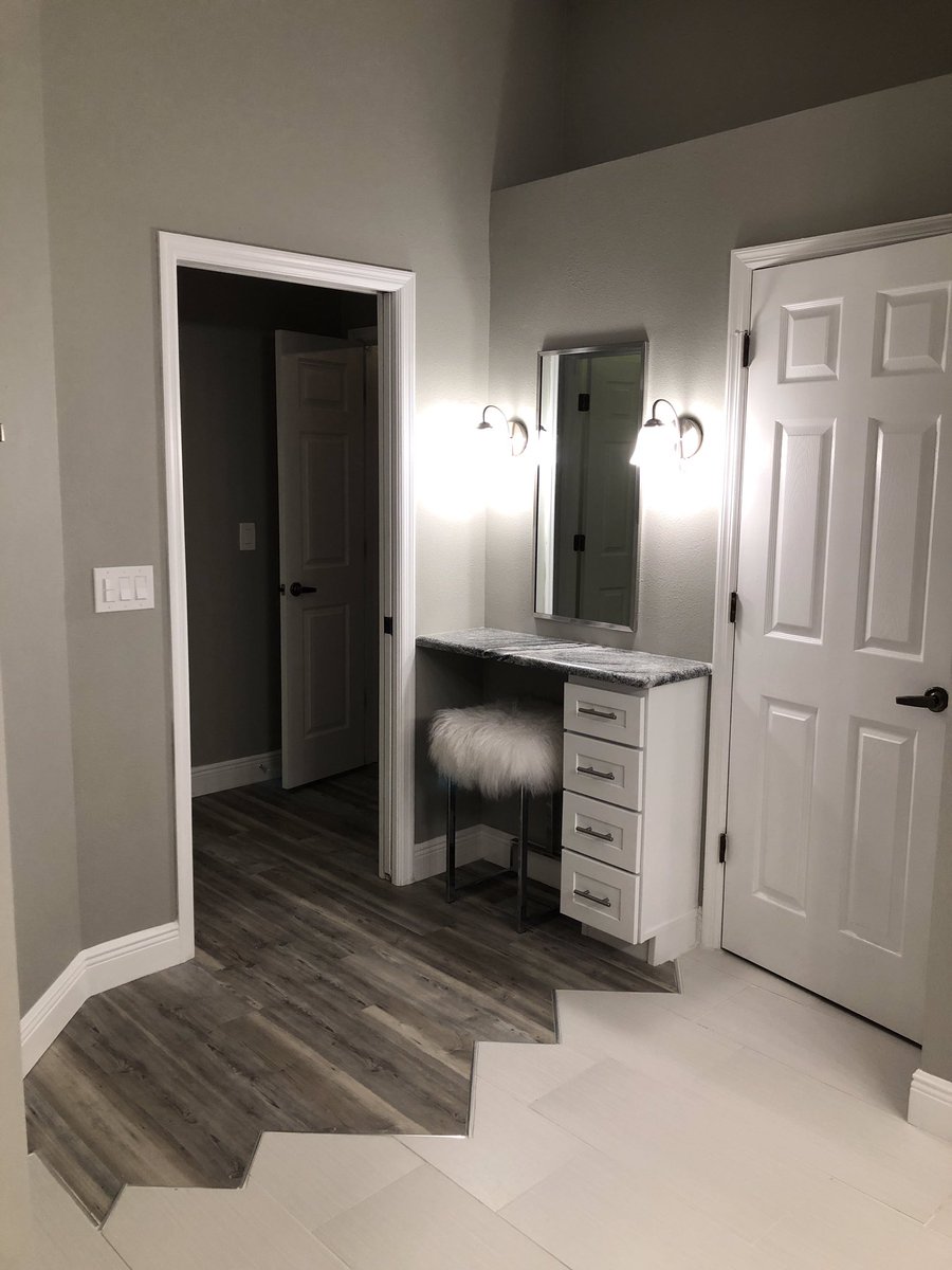 AlabellaInt's tweet image. @AlabellaInt we strive to think outside the box when it comes to designing a space for my clients. This master bathroom was updated from the 80s to fabulous and the clients were ecstatic! #design #interiordesign #interiordesignmatters #interiordesigner #interior