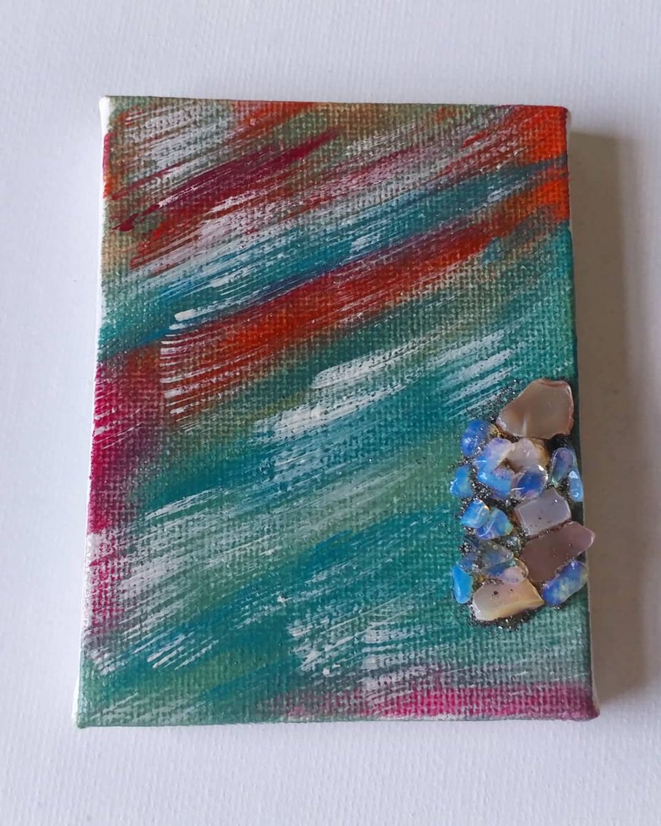 _daisysweet's tweet photo. #CanvasPaintings that include #RawCrystals & #Stones are another staple of my #SweetSolsticeShop
This mini 3ร3 Oil Painting includes Mother of Pearl Chips, Opal & shredded sparkling Gold Pyrite
#artsyfartsy
#painting
#oilpainting
#canvasart
#instaart https://t.co/ynyj4HgdIm