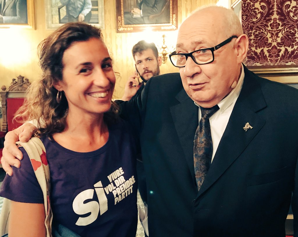 EstradaLaia's tweet image. Hi ha qui prefereix ser &quot;referent en institucionalitat&quot;, d&apos;altres volem una festa major amb la població tarragonina com a protagonista.
Ahir va ser un gran dia, amb un #BoadaPregoner triat per aclamació que es va poder adreçar directament a la gent!
#SantaTecla2019