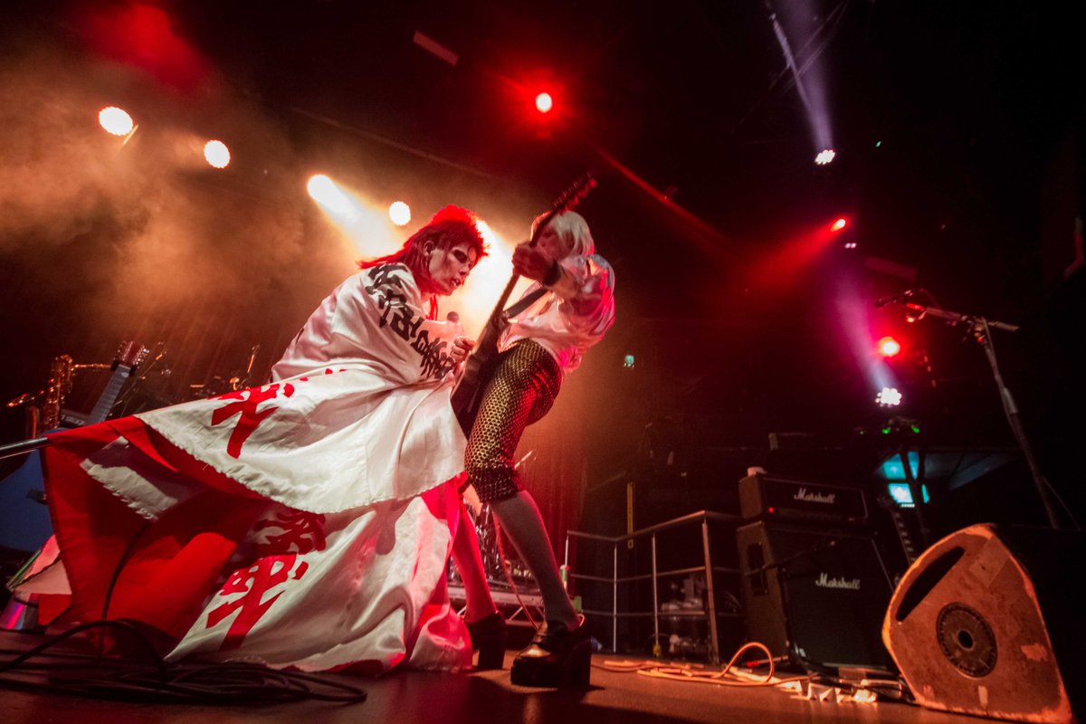 HertfordCornExchange (@hertscornexchg) on Twitter photo #Hertford David Bowie lovers. Join <a href="/absolutebowie/">Absolute Bowie</a>
here on Friday 20 December.
"Lovingly crafted Bowie show" NME
Tickets->> bit.ly/AbBowieHerford…
Pic: Bill Cahill
#ChristmasParty #Bowieforever #AbsoluteBowie #Herts #Hertford David Bowie lovers. Join <a href="/absolutebowie/">Absolute Bowie</a>
here on Friday 20 December.
"Lovingly crafted Bowie show" NME
Tickets->> bit.ly/AbBowieHerford…
Pic: Bill Cahill
#ChristmasParty #Bowieforever #AbsoluteBowie #Herts