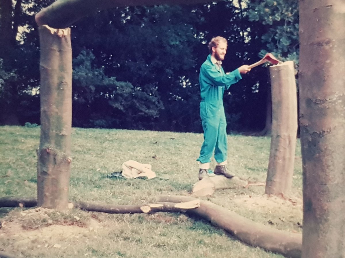 Durotrigesdig's tweet photo. Good to hear @UCLarchaeology #PrimTech is still an integral part of #FreshersWeek and v pleased to see it's now @butserfarm with @MatthewPope. Back in 1986, we had to build our own roundhouse first....
...although fun (!) it was not the most accurate of Iron Age reconstructions https://t.co/DiEXo11hxP