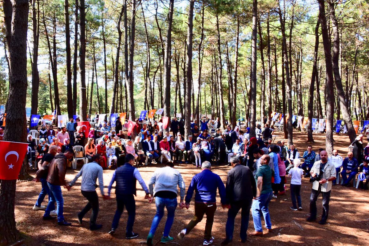 Büyük teşkilat pikniğimizi Belediye başkanımız Av.Şeyma DÖĞÜCÜ il başkan yardımcımız Sedat ECRİN ve il Sorumlumuz Bekir AKSU’nun katılımıyla gerçekleştirdik. Rabbim birliğimizi daim etsin. (3)