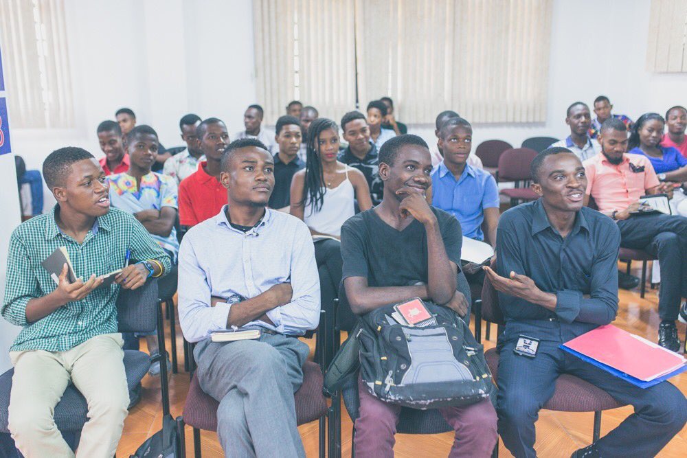 MASTER CLASS ⚡️
Merci aux nombreux participants de la Master Class by <a href="/Educarib/">EDUCARIB</a> : Media Training – Réussir ses interventions en Public, animée par le journaliste <a href="/DangeloNeard/">Dangelo NEARD</a>, Samedi 14 Septembre à Port-au-Prince en #Haïti #CaribbeanExcellence #Educarib #Education #Youth