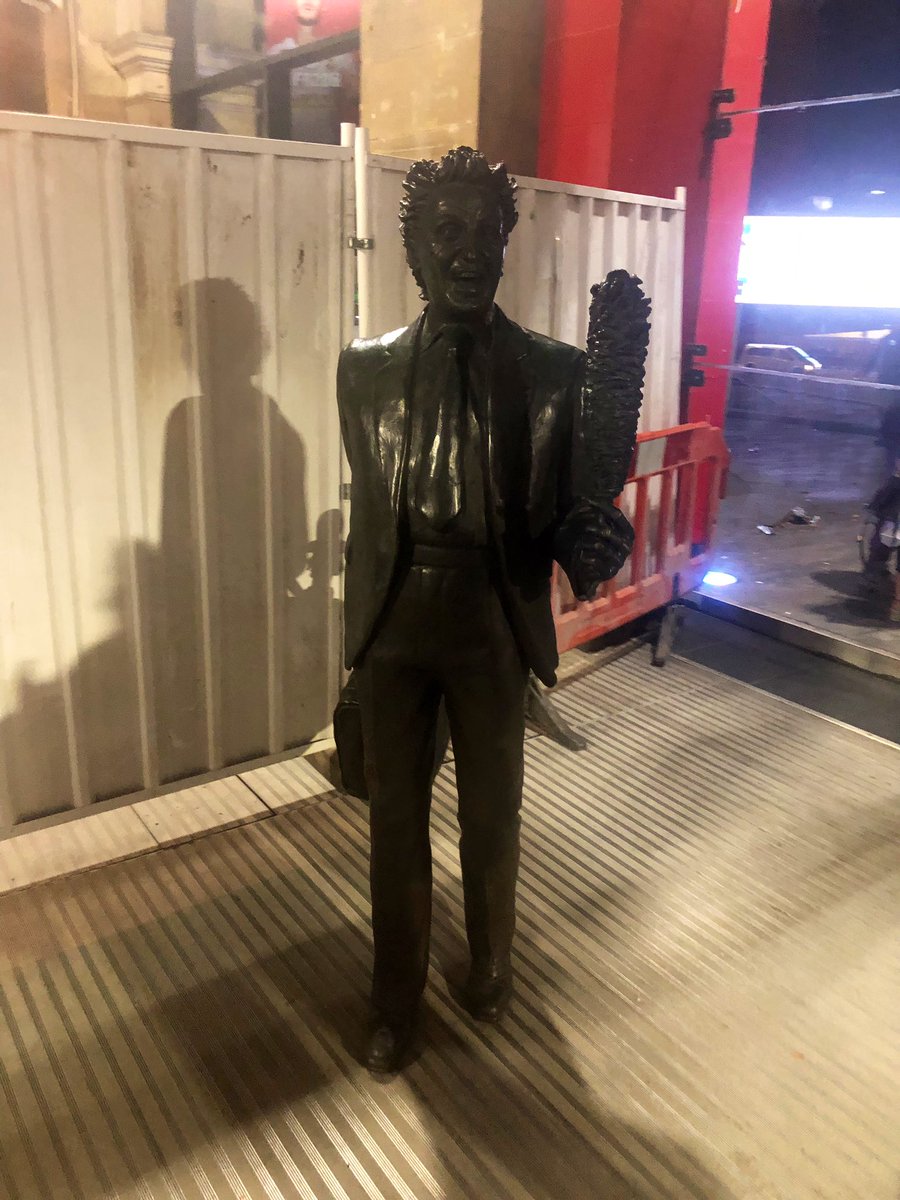 theverysimong's tweet photo. Canβt arrive or leave Liverpool Lime Street without taking a pic of old Ken Dodd! #ticklestick https://t.co/OBxpkc9NRo