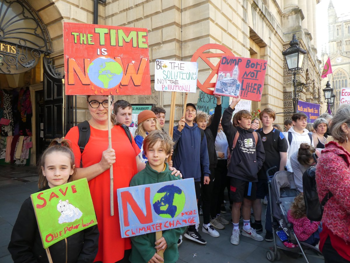 Just a few of the amazing signs we saw on Friday
Photo credit: Sara Liras
#ActNow #ClimateStrike #ClimateAction #ClimateEmergency #YouthStrike4Climate #FridaysForFuture