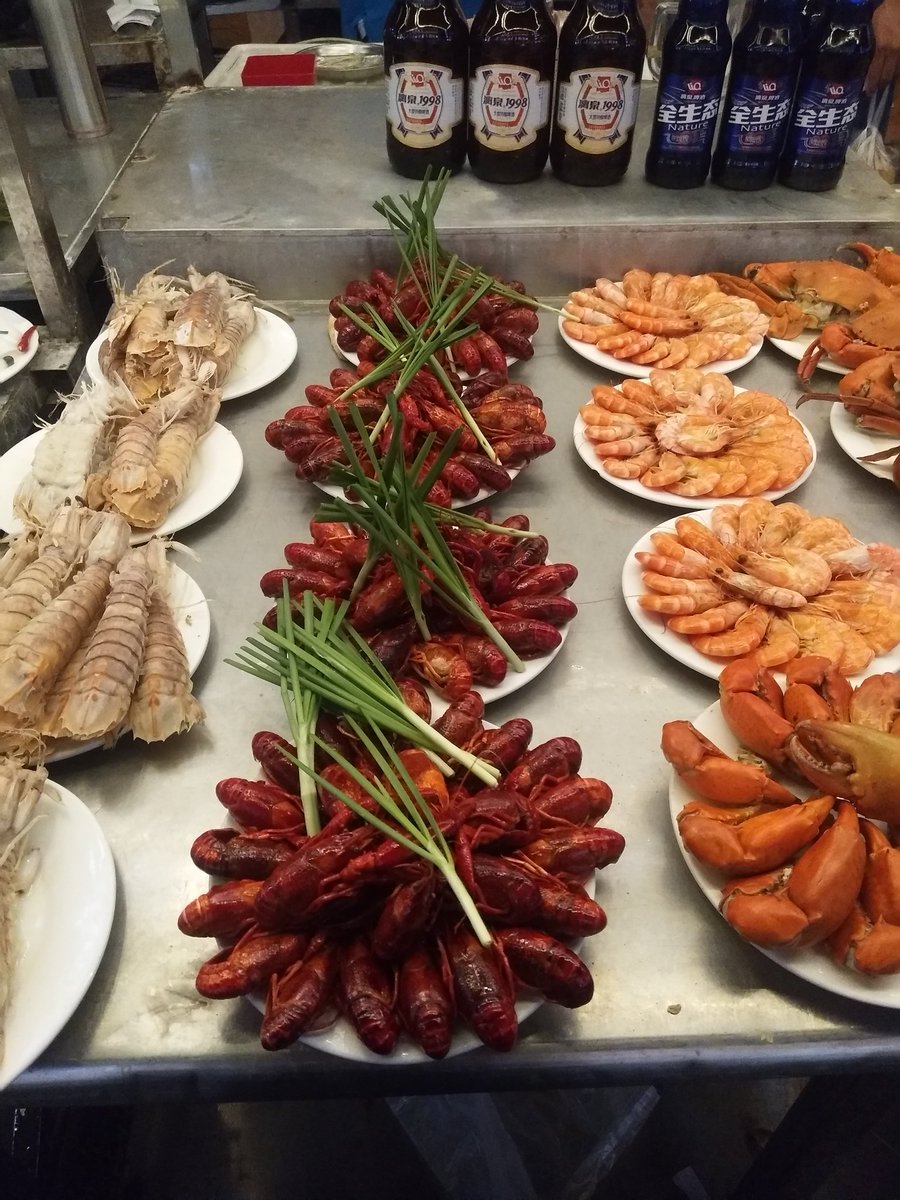 PCharoenkham's tweet photo. ตามหาอาหารอร่อยในย่านตลาดจงซานยามค่ำคืน https://t.co/31I9HSLVsC