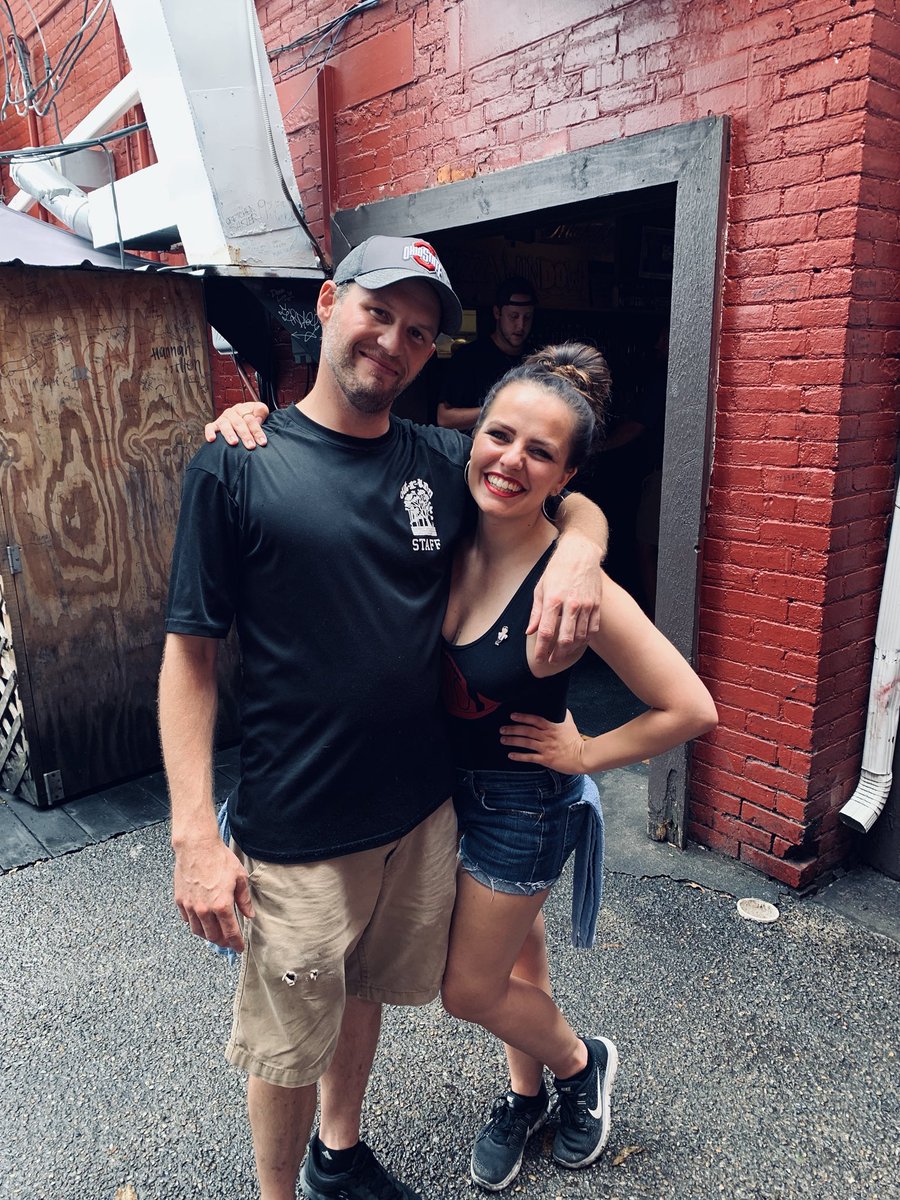 _bmcastillo's tweet photo. Classic unintentional photobomb @David_All103 🤣. Love this photo of us @Steveland_rocks!!! 😊🙌🏼 #outrinnfam https://t.co/fe1s4GhW8C