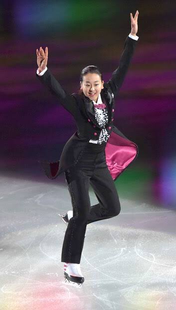 あまなつ ゆるゆる V Tvittere 別に深い意味はなく 女子選手のパンツタイプ衣装でステキなものを紹介させていただきます まずは我らが 浅田真央さん 真央レンジャー 真央パンツスタイル シェヘラザード アラジン シングシングシング