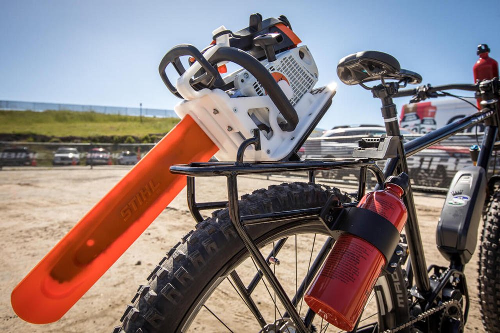 RideShimano's tweet photo. With Trans-Cascadia just a few days away, let's take a look at the custom Shimano STEPS Sycip e-MTB designed by the MODUS Sport Group for their trail work efforts leading up to the race. https://t.co/dFCtV5kGip #TransCascadia #TrailBuilding #eMTB https://t.co/zRkSayjbXn