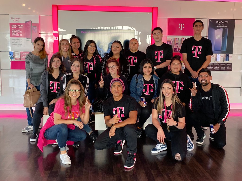 Sunday Workshop with Rossi's District in Daygo!! 

Love ❤ what I do! 💪

#TransferofKnowledge
#TransferofEmotion
#BTSChampions
#Uncarrier
#Magenta
#InvestInPeople
#Winningtogether
#TrainerLife
#ChulaStore
<a href="/MyHITMobile/">HIT Mobile</a> @srod7HITMOBILE