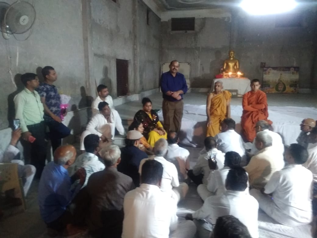 AMangolpuri's tweet photo. #विधानसभा_मंगोलपुरी विधायक @rakhibirla जी ने आज वार्ड-56 के #F_block में #बुद्ध_विहार संस्थान के सदस्यों के साथ जनसंवाद किया.. दिल्ली सरकार की #तीर्थयात्रा_योजना के तहद #बुद्ध_गया कि यात्रा पर जाने वाले बुजुर्ग श्रद्धालुओं का पंजीकरण शुरू किया।
@ArvindKejriwal
@AAPDelhi https://t.co/WeTDqIycw1
