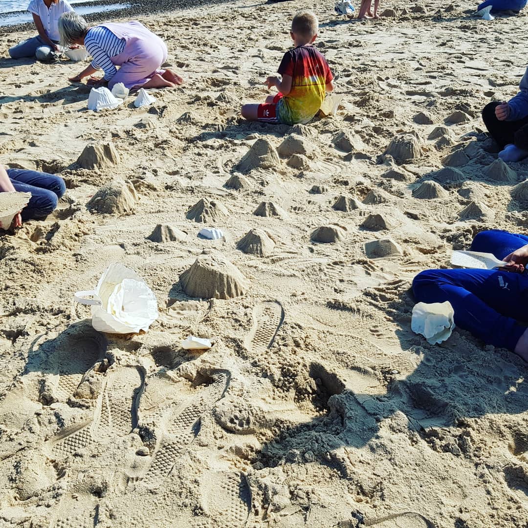 CreateCollide's tweet photo. Amazing day presenting the #firstthereisamountain artwork from artist #katiepaterson on #greatyarmouth beach today! A beautiful reading by Charlie @timetidemuseum from #jeansprackland 's poem &amp; a great turnout from the public.. thankyou to everyone who came and made a mountain!! https://t.co/7ksldQHalq