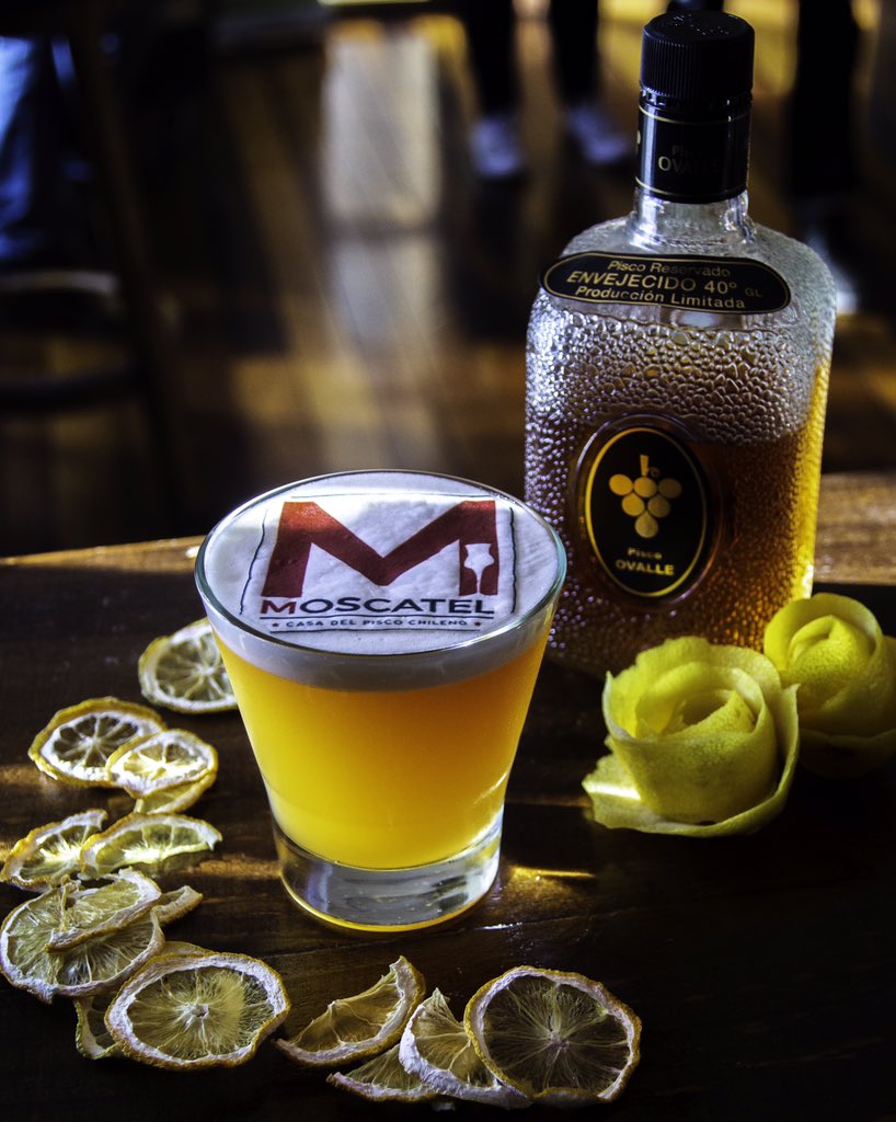 moscatelcl's tweet photo. Coctelería con el maravilloso Pisco Ovalle! @AlmacenSilvana @SeremiCoquimboE @Sercotec_Chile @sernaturcoquimb https://t.co/pNteIM1nuN