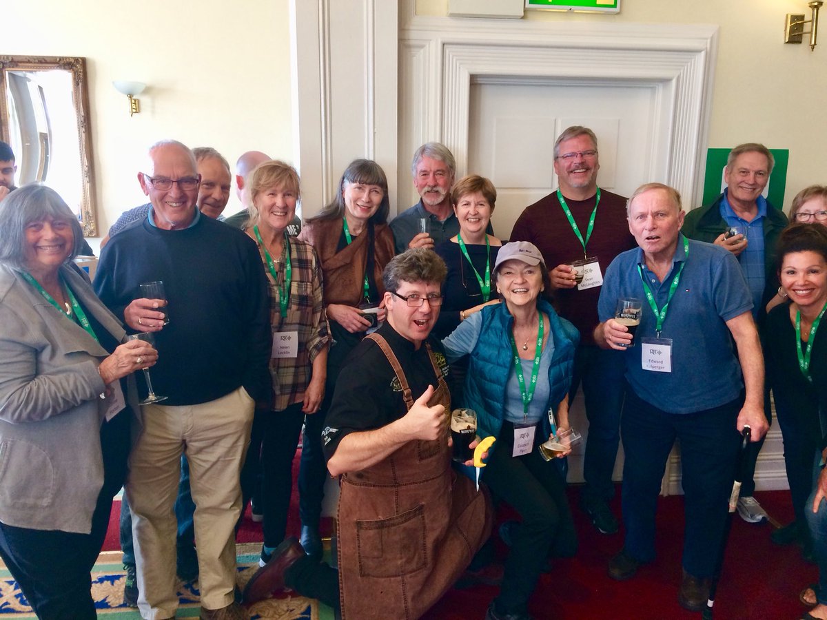 What a great surprise this afternoon for a group of  Canadian guests who just arrived in time for an impromptu shucking masterclass with fellow Canadian <a href="/ShuckerPaddy/">Patrick McMurray</a> and the talented <a href="/simonmlamont/">Simon Lamont</a> <a href="/corkoysterfest/">Cork Oyster Festival</a> <a href="/TasteTheIsland/">Taste The Island</a> <a href="/The_VQ_Cork/">the VQ</a> <a href="/NeilRedFM/">Neil Prendeville</a> <a href="/Failte_Ireland/">Fáilte Ireland</a> 🎩