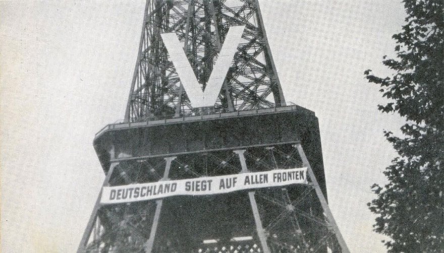 33-  La Tour Eiffel durant l’occupation nazie (1940)