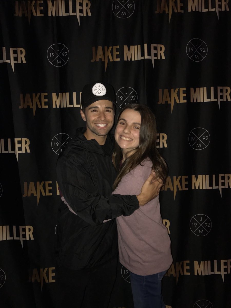 amandaredler's tweet photo. two years flew byβ¨π #backtothestarttour @jakemiller https://t.co/DlkRFhH6Gn