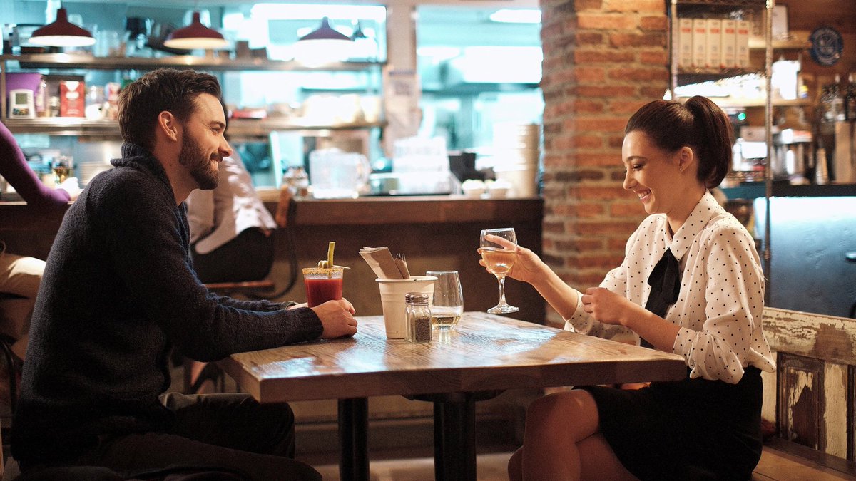 Une pétillante comédie romantique qui repose sur le charme de ses interprètes | Premieres September 24 nationwide in France on <a href="/M6/">M6</a> | via @ReelOneEnt | Stay tuned for the North American release date | #lalistedesprétendants #thedatinglist #comingsoon #dgctalent