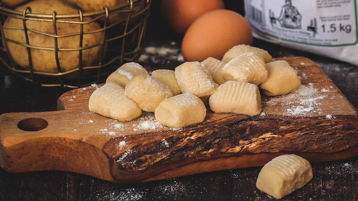 BoothsCountry's tweet photo. How good does this gnocchi look? @Thebohobaker8 has created a beautifully light #recipe for us &amp; all it takes is 4 ingredients! Made it? Share it for the chance to win! Recipe &amp; details > https://t.co/6XCsEEONvn #BoothsRecipes https://t.co/8xvFHVjZLD