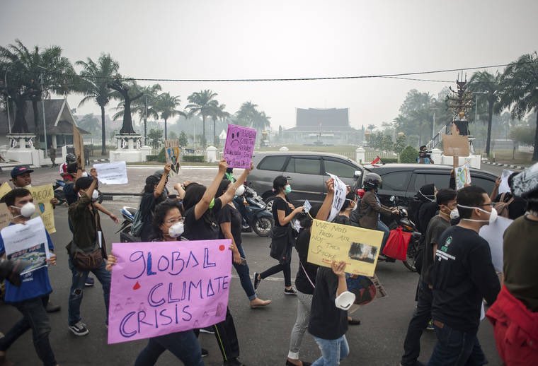 fkaeldd's tweet photo. THE HAZE CRISIS IN SOUTHEAST ASIA: a thread. (pt. 1 on what the haze is, and what the issue is.) https://t.co/QWn2acOxU2