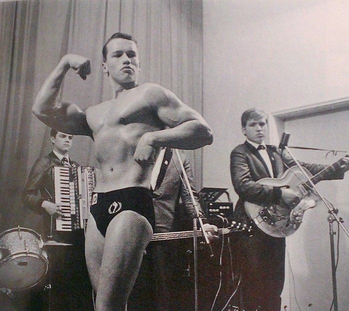 52- Cette photographie a été prise durant la toute première compétition de bodybuilding de Arnold  Schwarzenegger.