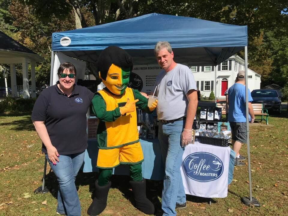 BIG shout out to Sturbridge Coffee Roasters for helping keep our mascot hydrated with a free lemonade. Thank you!! 💦<a href="/AD_TRHS/">Tantasqua Athletics</a> @Principal_TRHS