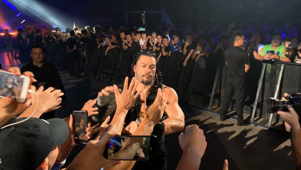 TheRREmpire_'s tweet photo. The Big Dog @WWERomanReigns
🔥at #WWEShanghai ! #WWELive #RomanEmpire #RomanReigns #wwe #raw #SmackDownLIVE
(cr:📸Pcmarriott) https://t.co/ROPt4kl1Es