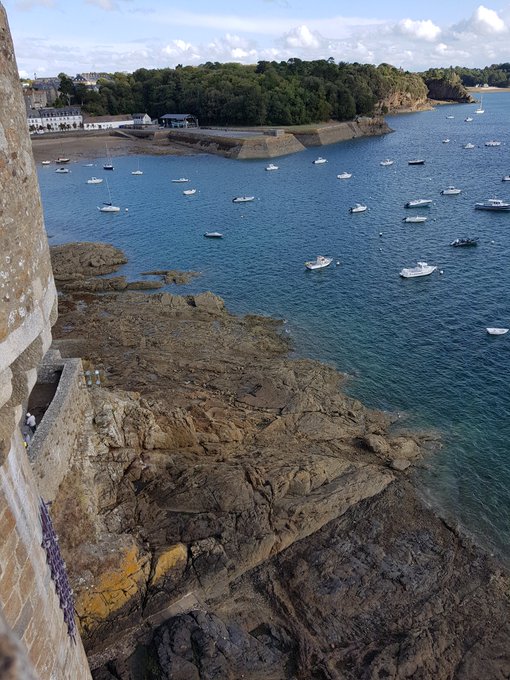 Petite devinette mes ch&eacute;ris !!!!                O&ugrave; suis-je ?  Je follow celui ou celle qui trouve, RT<a href="/tag/like"class="tags"><span>#like</span></a><a href="/tag/rt"class="tags"><span>#rt</span></a><a href="/tag/journeesansvoiture"class="tags"><span>#journeesansvoiture</span></a>