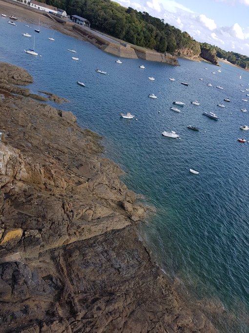 Petite devinette mes ch&eacute;ris !!!!                O&ugrave; suis-je ?  Je follow celui ou celle qui trouve, RT<a href="/tag/like"class="tags"><span>#like</span></a><a href="/tag/rt"class="tags"><span>#rt</span></a><a href="/tag/journeesansvoiture"class="tags"><span>#journeesansvoiture</span></a>