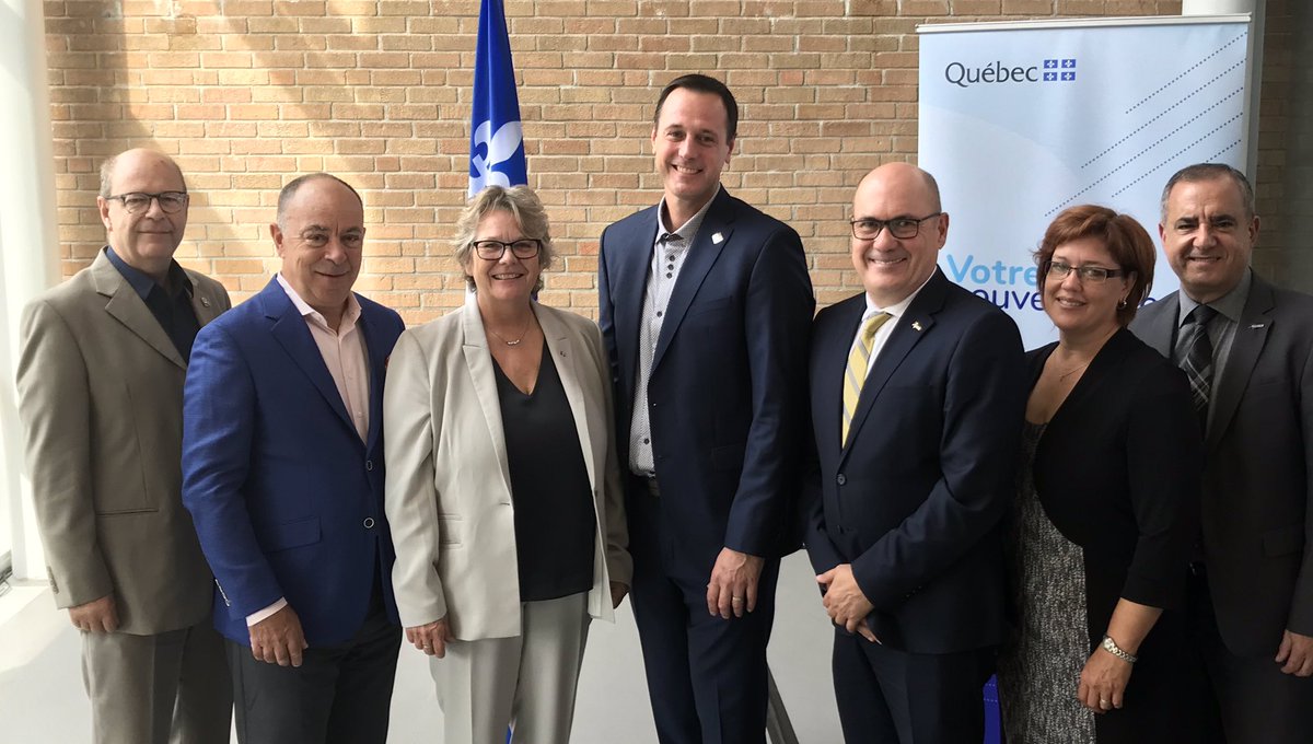 jfrobergeQc's tweet photo. Rénovation d’écoles: annonce ce matin d’un investissement massif pour redonner de l’amour à nos écoles qui en ont tant manqué sous les libéraux. Que le grand rattrapage commence! 💪🏻🏫 @rouleauchantal @cdube_tresor 
 #ÉduQc #CAQ https://t.co/hPr5FS5o5n
