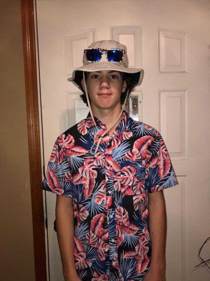 FHCStuCo_'s tweet photo. Tomorrow is our FIRST #homecoming spirit day, Hawaiian Day!🌺🌴☀️ This spirit day was chosen to celebrate our homecoming theme, Cruise to Paradise. 
Be sure to show your Spartan pride and PARTICIPATE! We can’t wait to see your amazing outfits!
#SpartanNation @FHCAD @SonnyArnel https://t.co/yFFZhF1miY