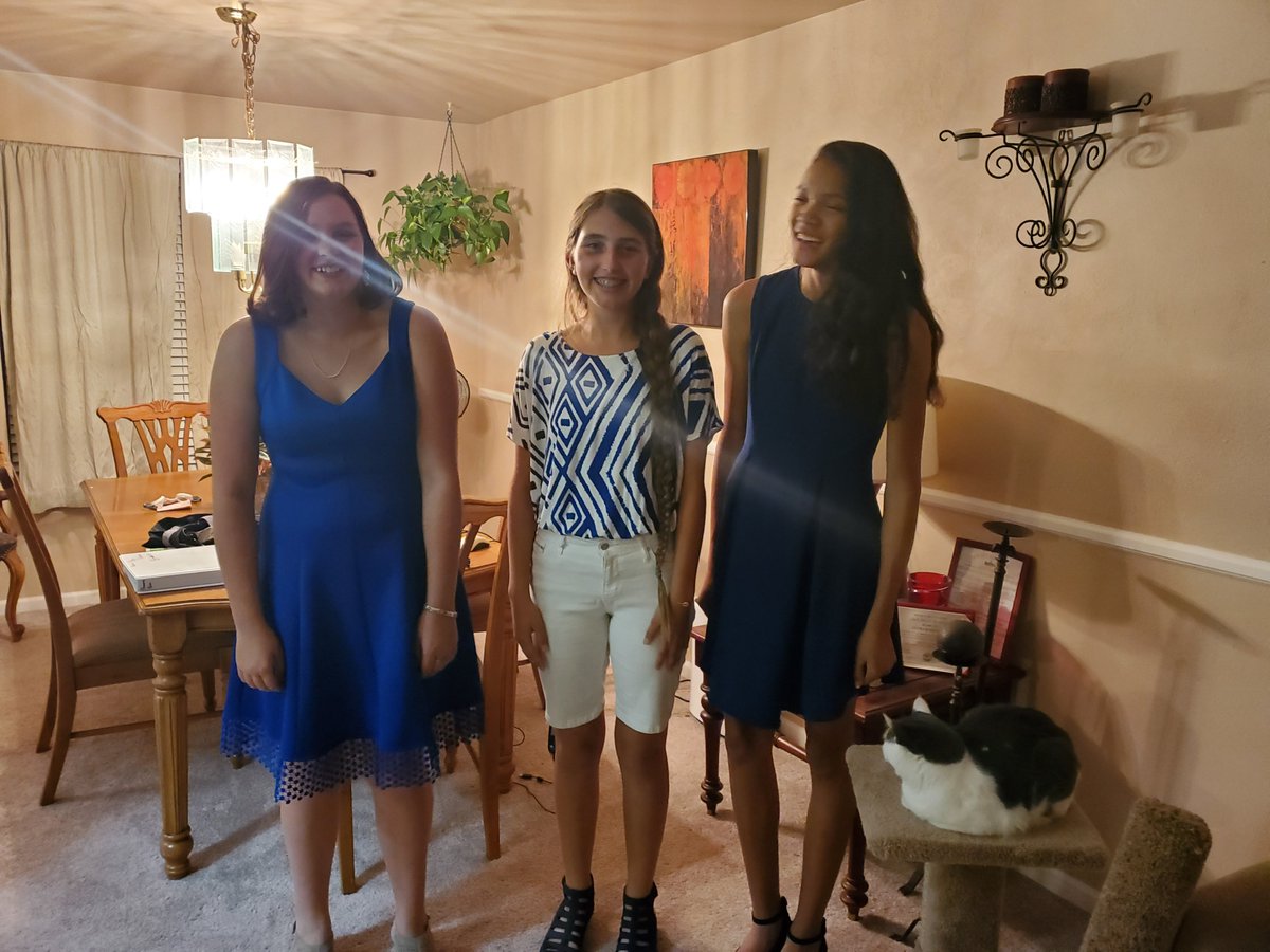 BrookeMurrell1's tweet photo. Volleyball Game in the AM..Homecoming in the PM..
#Homecoming2k19
#tjspartans
#classof2023 https://t.co/YSKsLgBK2M