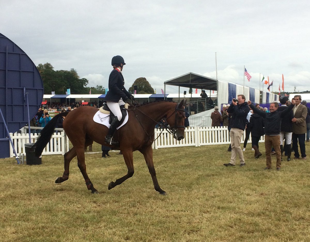 BlenheimHorse's tweet photo. @Piggy_French is on a roll 🏆 She takes the win in the CCI4*-L with Brookfield Innocent 🥇 and third with Castletown Clover 🥉 While Kazuma Tomoto and Brookpark Vikenti finish a very close second 🥈 #syblenheim #beautifulblenheim #Congratulations #seeyounextyear https://t.co/PG9wJHIGmS