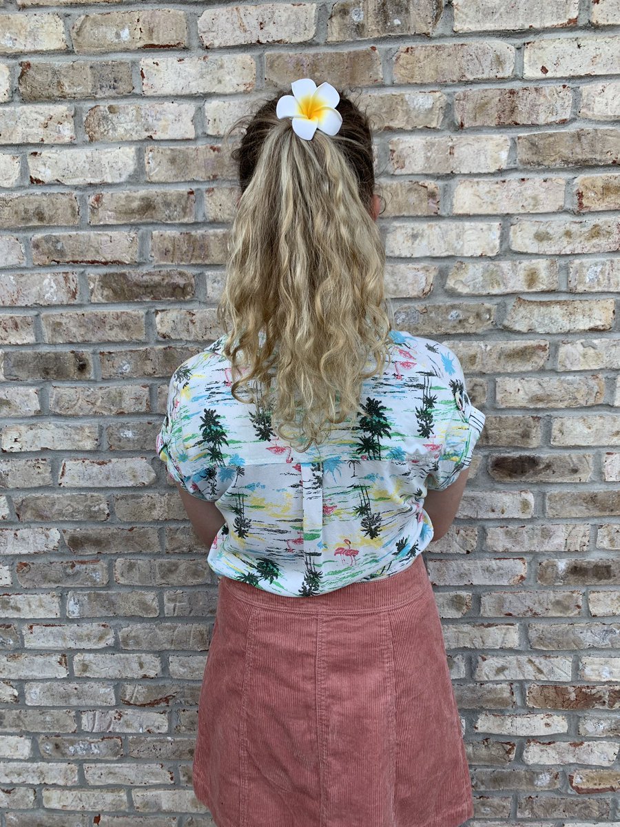 PSHSCouncil's tweet photo. We have some of our lovely models in student council give you all some ideas on what to wear for homecoming week!  The pictures go in day order!  #gdtbap               Monday- spring
Tuesday-fall
Wednesday-winter
Thursday-summer
Friday- patriot day https://t.co/aJSdyL80qw