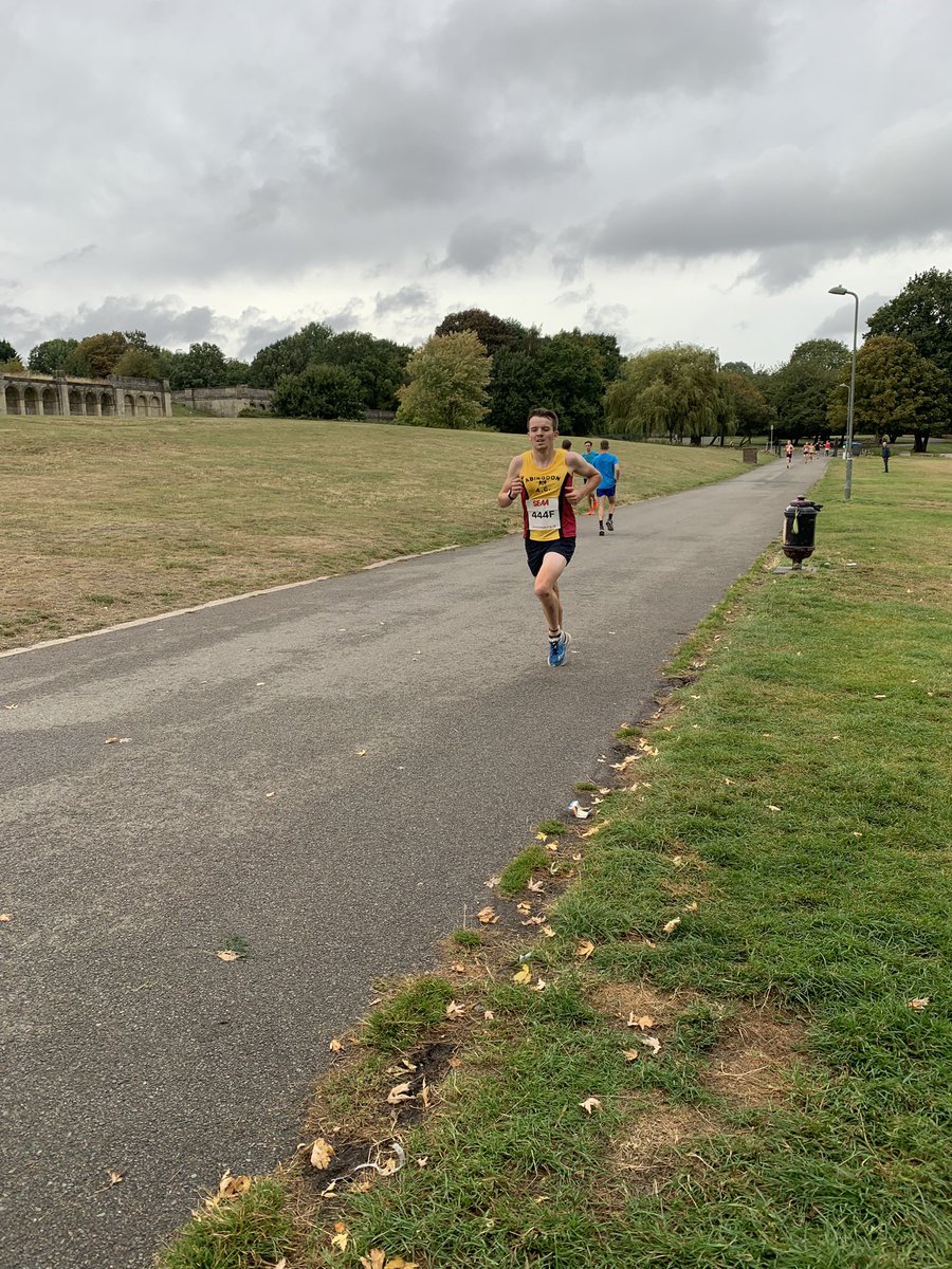 <a href="/jackshaylertri/">Jack Shayler</a> working hard on the final leg! @AbingdonAC