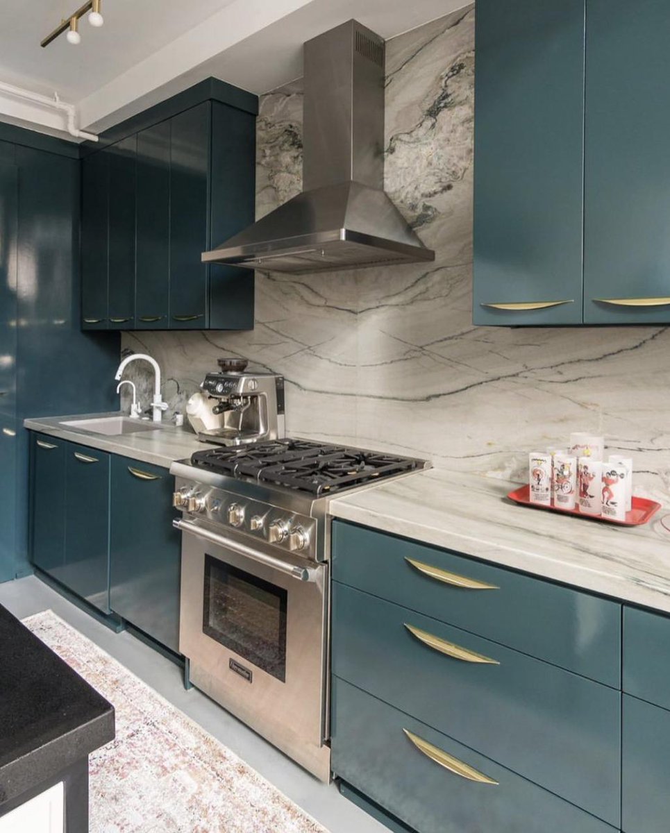 CiprianoDesigns's tweet photo. This jade space is truly a treasure! Retro inspired cabinets, a marble backsplash and a #Thermador range!💎
#NewYork #Huntington #NYC #Interior #InteriorDesign #LongIsland #GailCiprianoDesignStudios #HospitalityDesign #NewJersey #Miami #LA https://t.co/xbWwbWX4XU