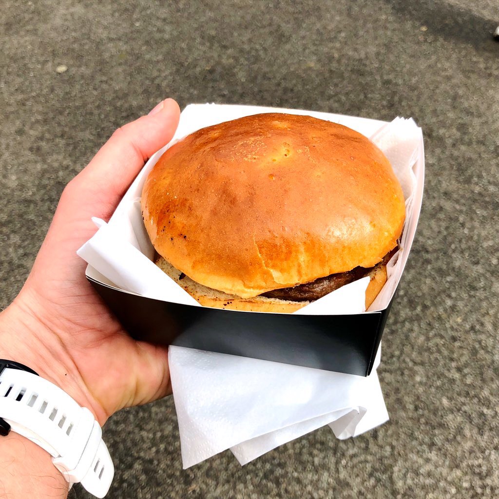 robtomlin's tweet photo. In Cheshire (darling) near swanky pants footballers homes, and just done the #MaccHalf ... their burgers have brioche baps! Still smothered it in HP Sauce tho 🍔🏃🏻♂️ https://t.co/HlXPUW5xN7