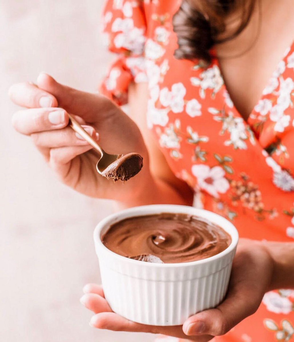 ParkersMaple's tweet photo. HEALTHY Smooth Chocolate Mousse... say what?! 🤤Grab the recipe from @healthiir ebook "Sweet Life" here: https://t.co/rwjZb6Dx2A https://t.co/dKGhje18pc